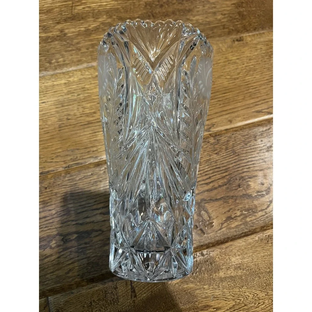 Vintage Beautiful Heavy Pressed Glass/Lead Crystal Floral Frosted Flower Vase 8
